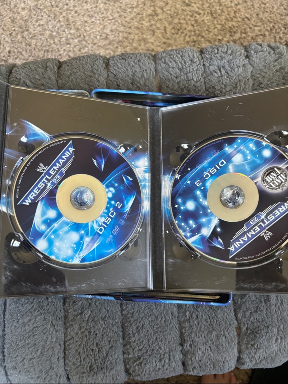 WWE WrestleMania 23 Steelbook Ultimate Limited Edition 3-Discs (Wrestling) DVD - Picture 4 of 7